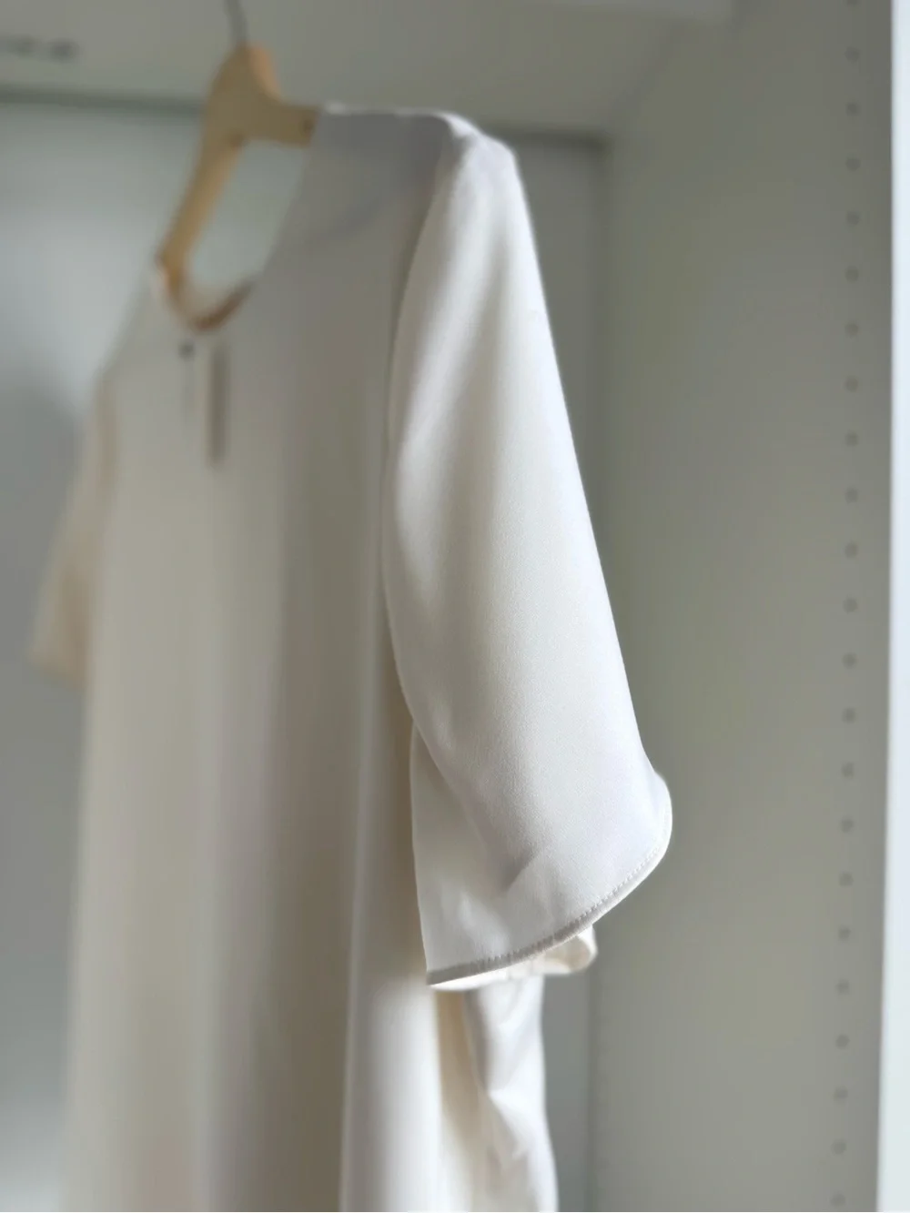 Banana Republic chic cream